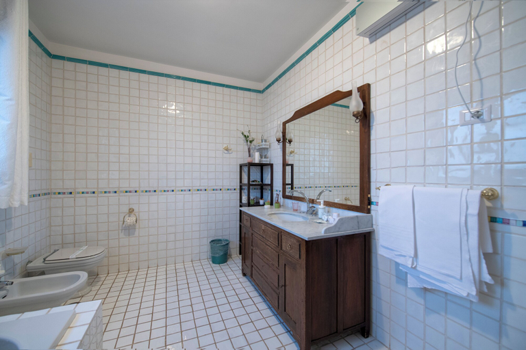 Bathroom 3, Villapiana Country Resort, Salerno