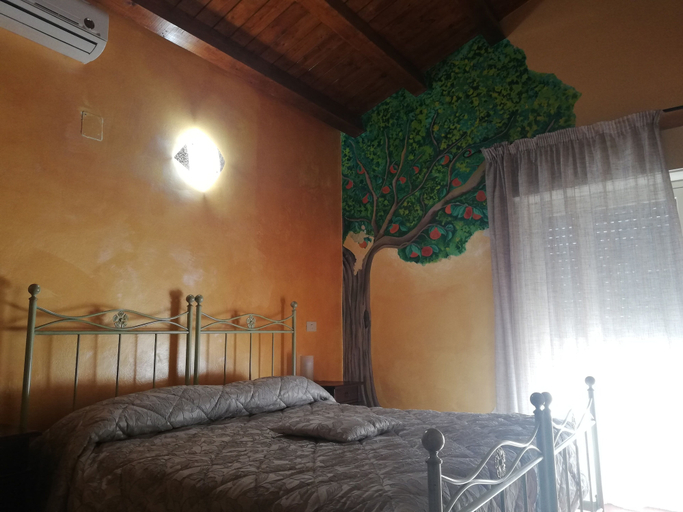 Bedroom 4, La Casetta B&B, Messina