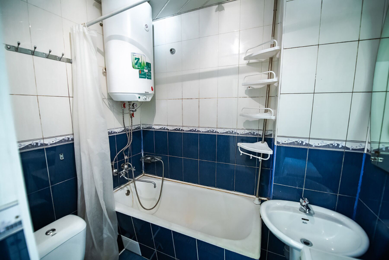 Bathroom, Apartment on Tigrovaya St. 25, Vladivostok gorsovet
