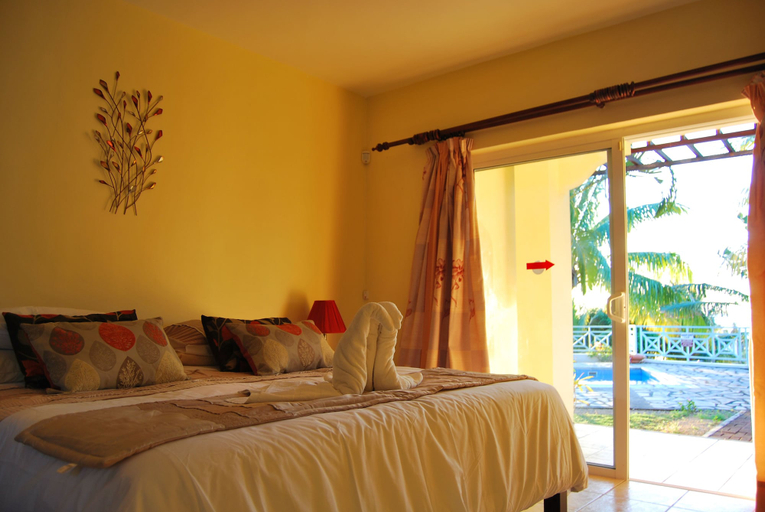 Bedroom 2, Marisa Residences, Black River