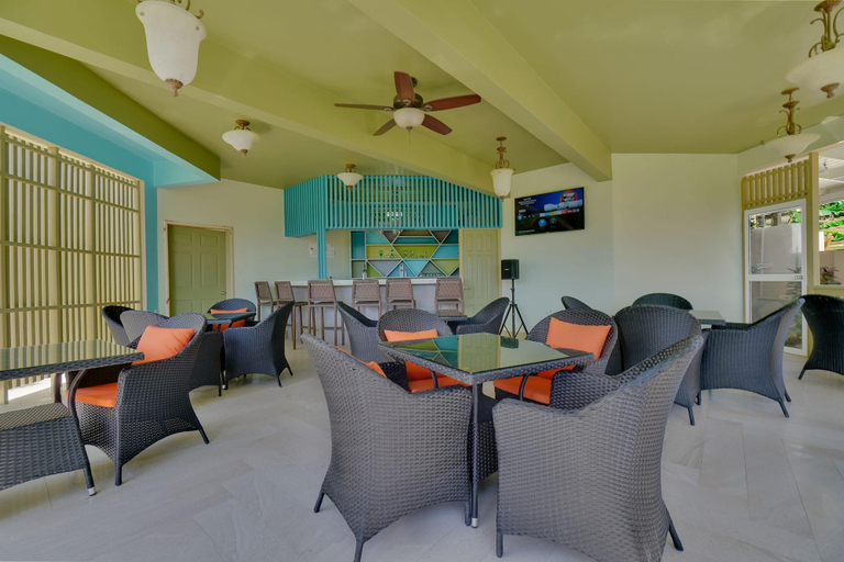 Food & Drinks 5, Mandela Court Grenada