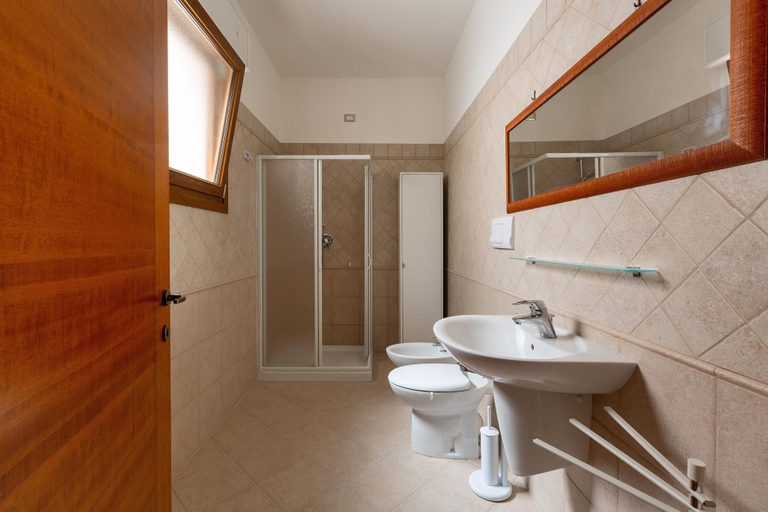Bathroom 4, 3225 Appartamento La Trozzella by Barbarhouse, Taranto