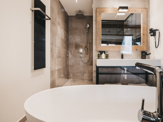 Bathroom 5, VAYA Zillertal, Schwaz