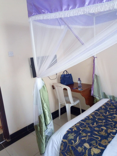 Bedroom 2, Superbreak Hotel, Kiminini