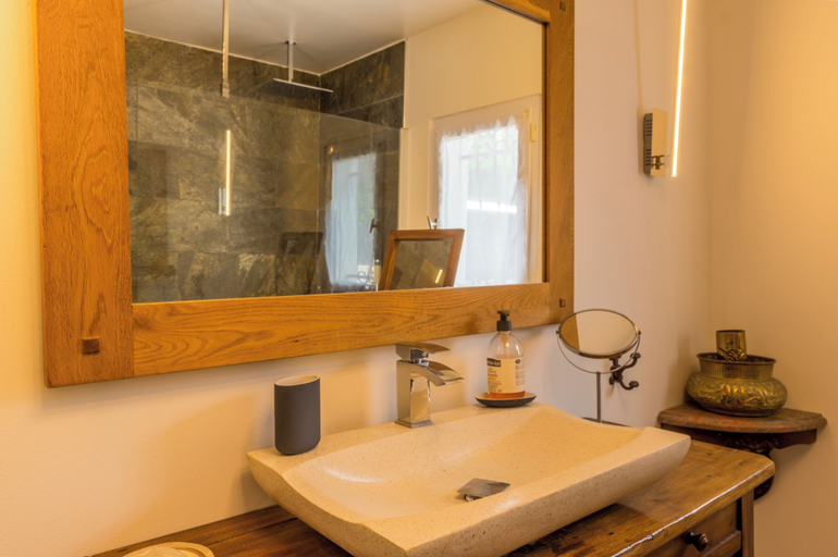 Bathroom 4, Casa Dina, Gard