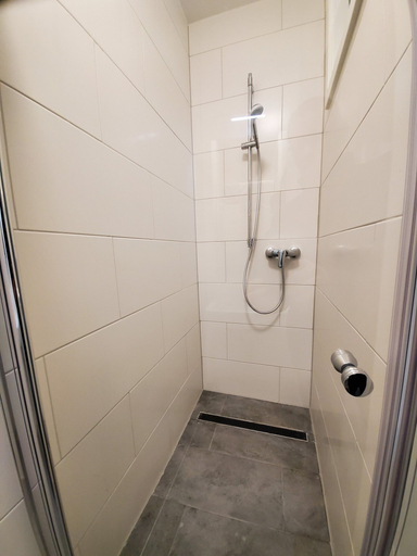 Bathroom 4, Privatzimmer zu vermieten, Würzburg