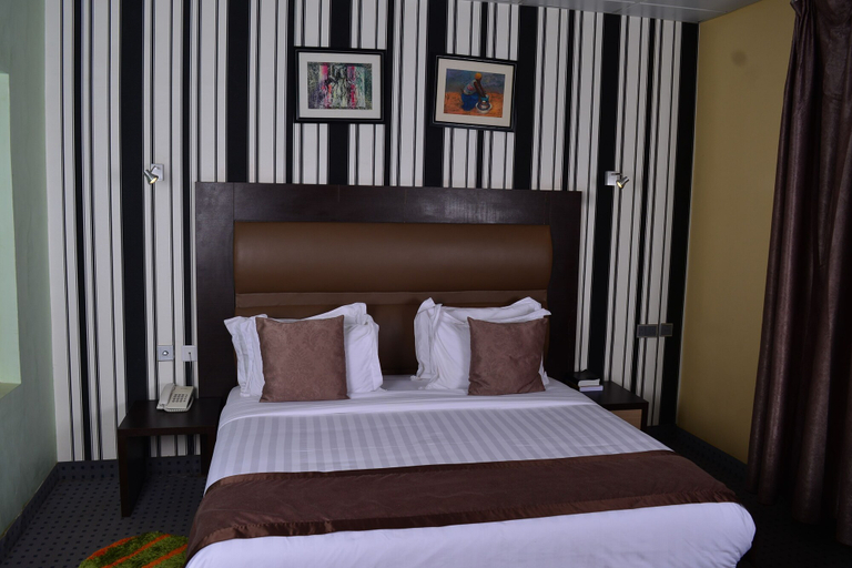 Bedroom 2, Mardezok Hotel, Oshimili South