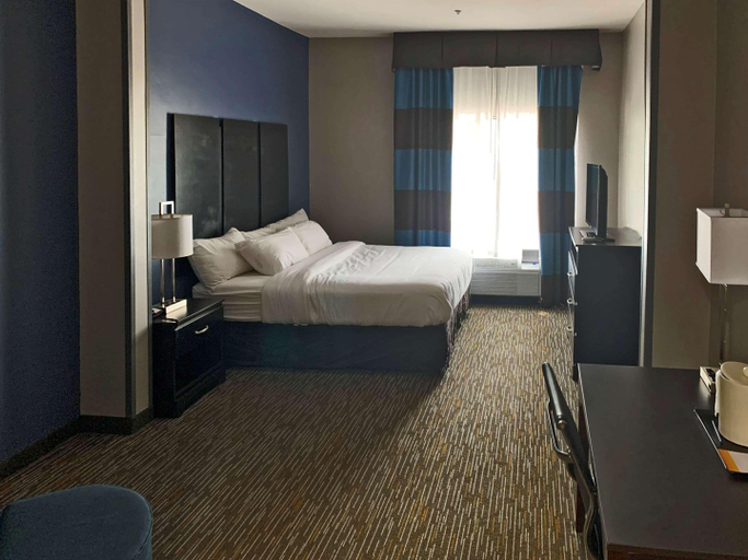 Bedroom 3, Comfort Inn & Suites Columbus North, Lowndes