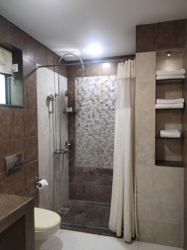 Bathroom 5, Inspira Resort & Spa, Dadra and Nagar Haveli
