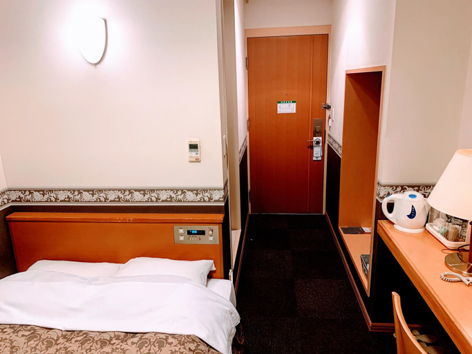 Bedroom 4, Hotel Ekimae, Hakodate