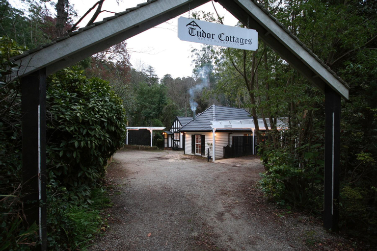 Tudor Cottages, Yarra Ranges - Dandenongs