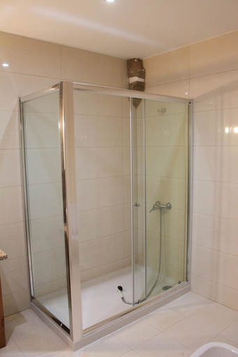 Bathroom 5, Casa Grande do Seixo, Chaves