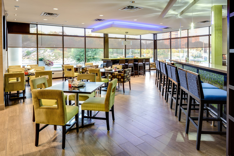 Food & Drinks 5, Holiday Inn SUDBURY by IHG, Greater Sudbury