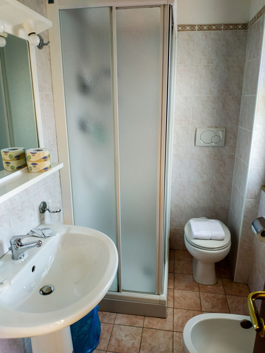 Bathroom 4, Hotel Calgary, Chieti