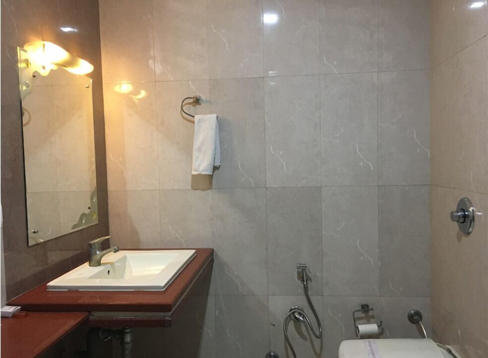 Bathroom 2, Hotel Bundelkhand Pride, Jhansi