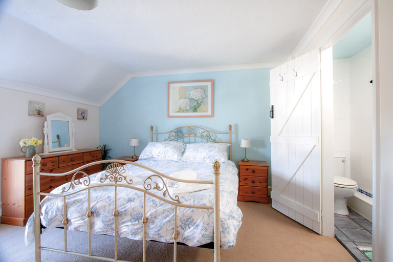 Bedroom 3, Berry Hall - Porty Eynon, Swansea