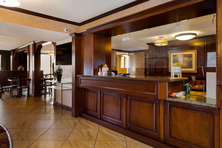 Food & Drinks 5, Quality Inn & Suites West Helena, Phillips