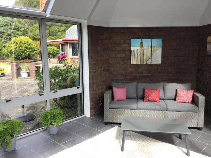 Public Area 2, Woodland Glen Lodge, Westland