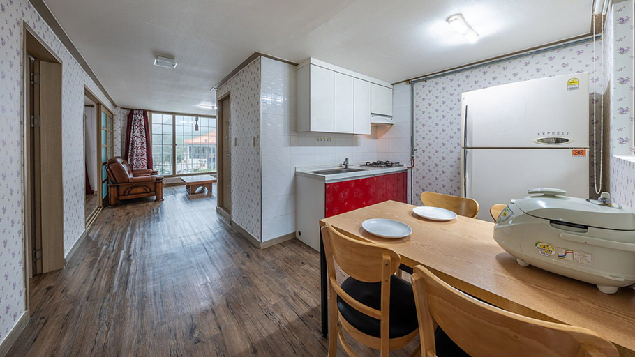 Bathroom 4, Lake and Pine Spa Pension, Pocheon