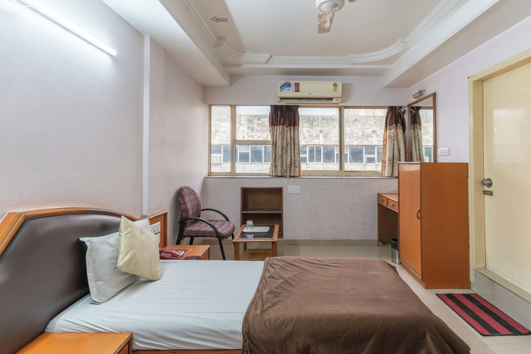 Bedroom 4, Hotel Sanmati, Ahmadabad