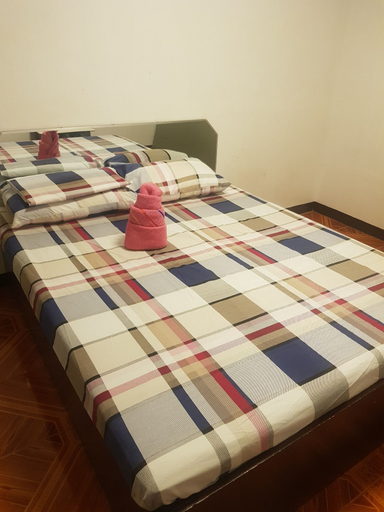 Bedroom 5, Enriquez Lodge, Limay