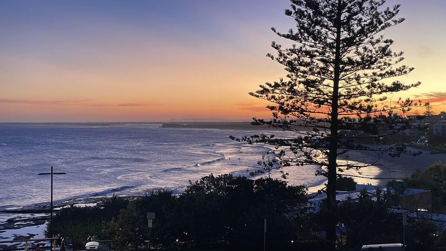 Others 3, Absolute Beachfront Bliss on Kings Beach, Caloundra - Caloundra S.