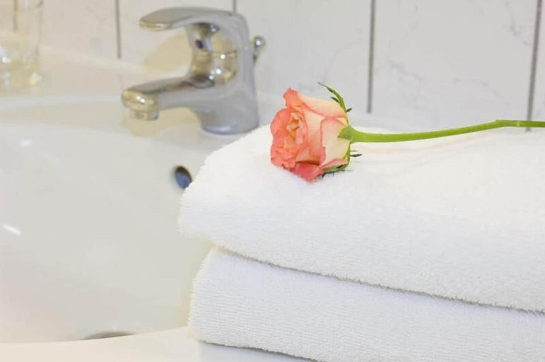 Bathroom 4, Tespo Sportpark & Hotel, Rhein-Kreis Neuss