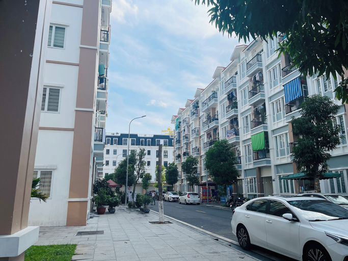 Exterior & Views 2, Basic Guest House, An Dương
