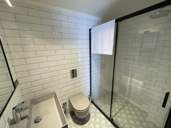 Bathroom 3, Oikos Bozcaada, Bozcaada