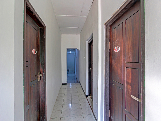 Public Area 2, Spot On 91521 Mayong Guesthouse, Jepara