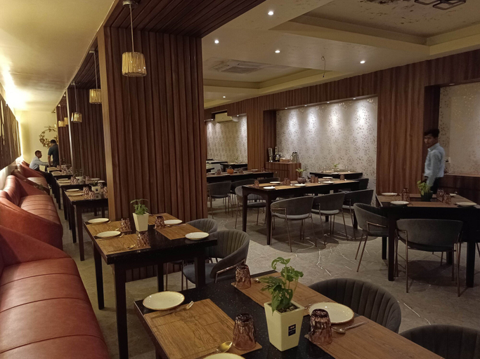 Food & Drinks 4, Hotel Little Palace, Dibrugarh