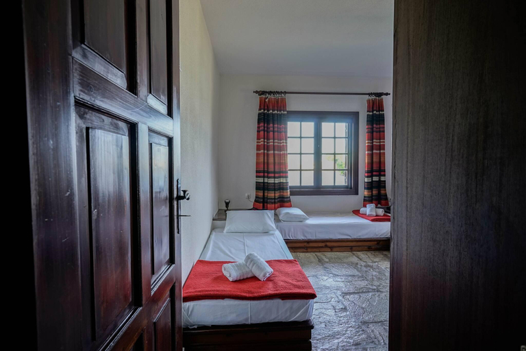 Others 3, Sonia Rustic Mansion - 5bd 30 Sec Walk To Beach, Central Greece