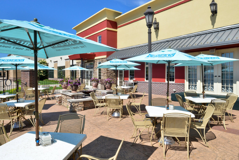 Food & Drinks 3, Holiday Inn STEVENS POINT - CONVENTION CTR by IHG, Portage