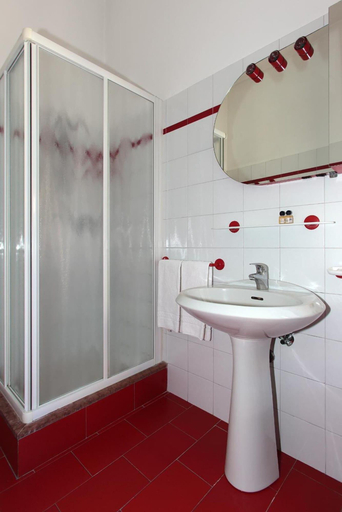 Bathroom 3, Residence Liberty Hotel, Parma