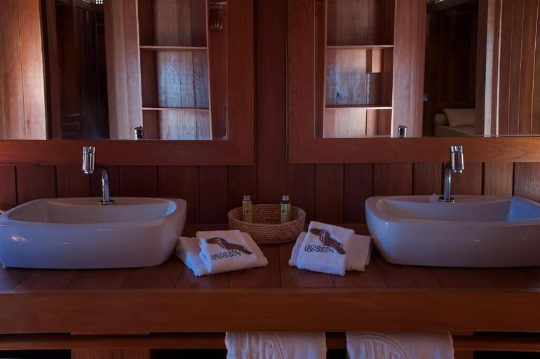 Bathroom, Jaguaribe Lodge & Kite, Fortim