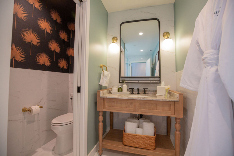 Bathroom 4, The Palmetto Hotel, Charleston