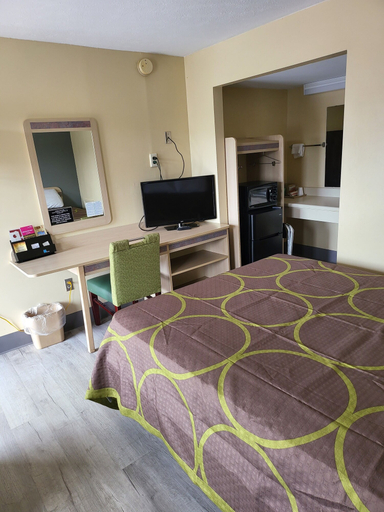 Others 5, Budget Host Inn Bristol, Sullivan