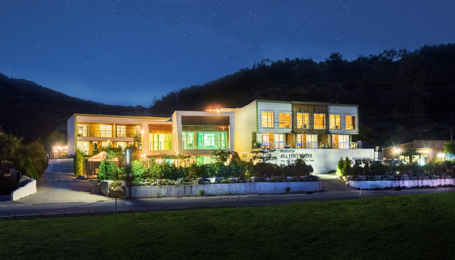 Others 5, All That Water Pension, Gapyeong