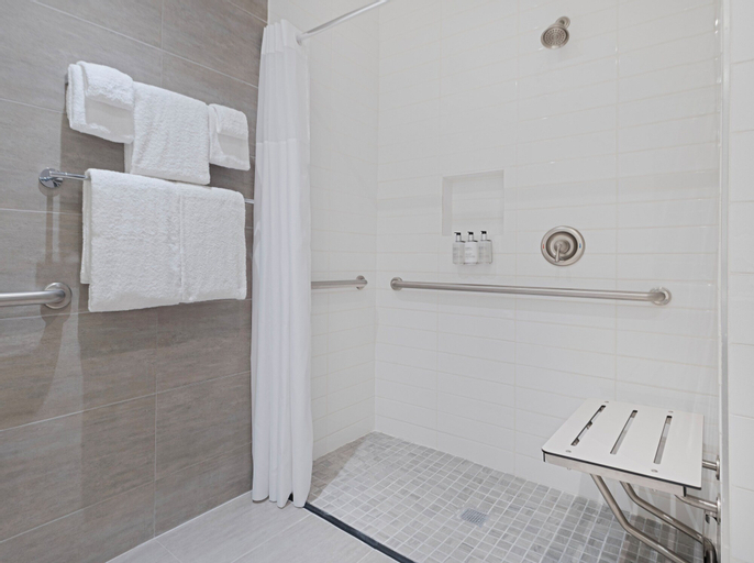Bathroom 23