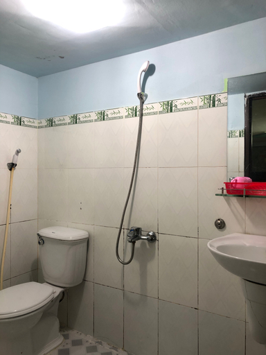 Bathroom, Hotel A-Loi by ZUZU, Bình Chánh