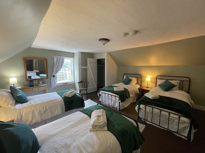 Bedroom 3, Stone Hearth Inn and Eatery, Windsor