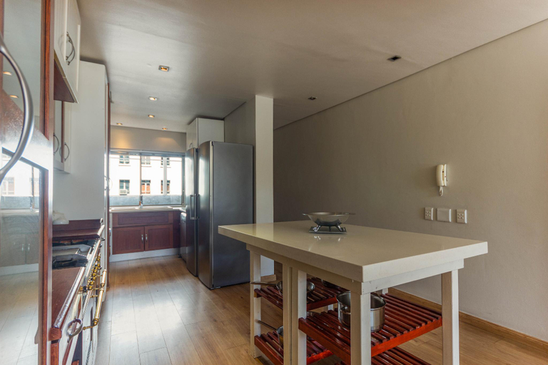 Others 3, Three Bedroom Apartment - fully furnished with balcony, City of Cape Town