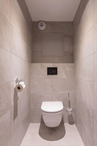 Bathroom 5, La Cour Aux Ecureuils, Savoie