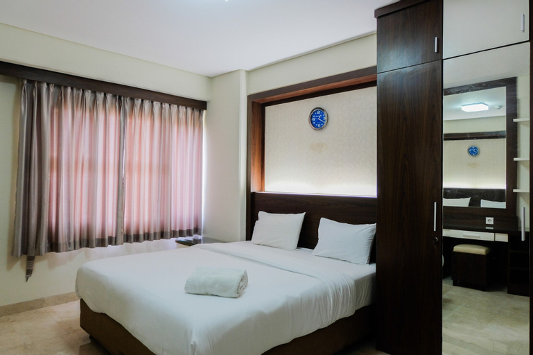 Bedroom 1, Homey and Relaxing 2BR @ Kondominium Golf Karawaci Apartment By Travelio, Tangerang