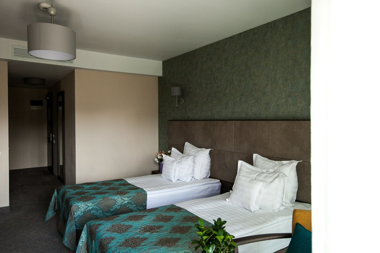 Bedroom 2, Victoria Bulevard Hotel, Brasov