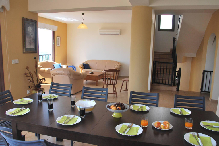 Others 4, Villa Only 50m To The Sea, Sleeps 12, Polis