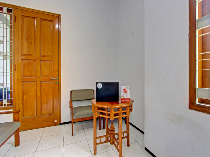 Public Area 2, OYO Life 91523 Kenari Guesthouse, Kudus