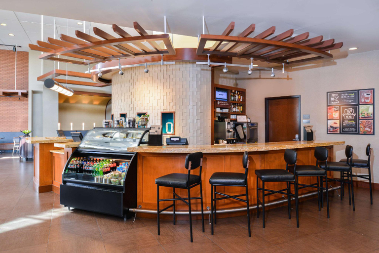 Food & Drinks 5, Hyatt Place Chesapeake Greenbrier, Chesapeake