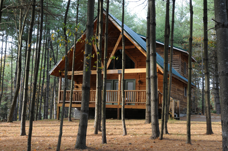 Cabins at Pine Haven, Raleigh