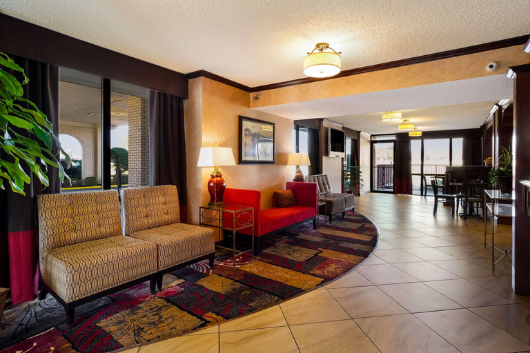 Public Area 2, Quality Inn & Suites West Helena, Phillips